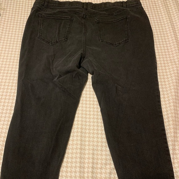 Terra & Sky black high waist stretch skinny jeans. Cropped with raw frayed hem. - Picture 3 of 5